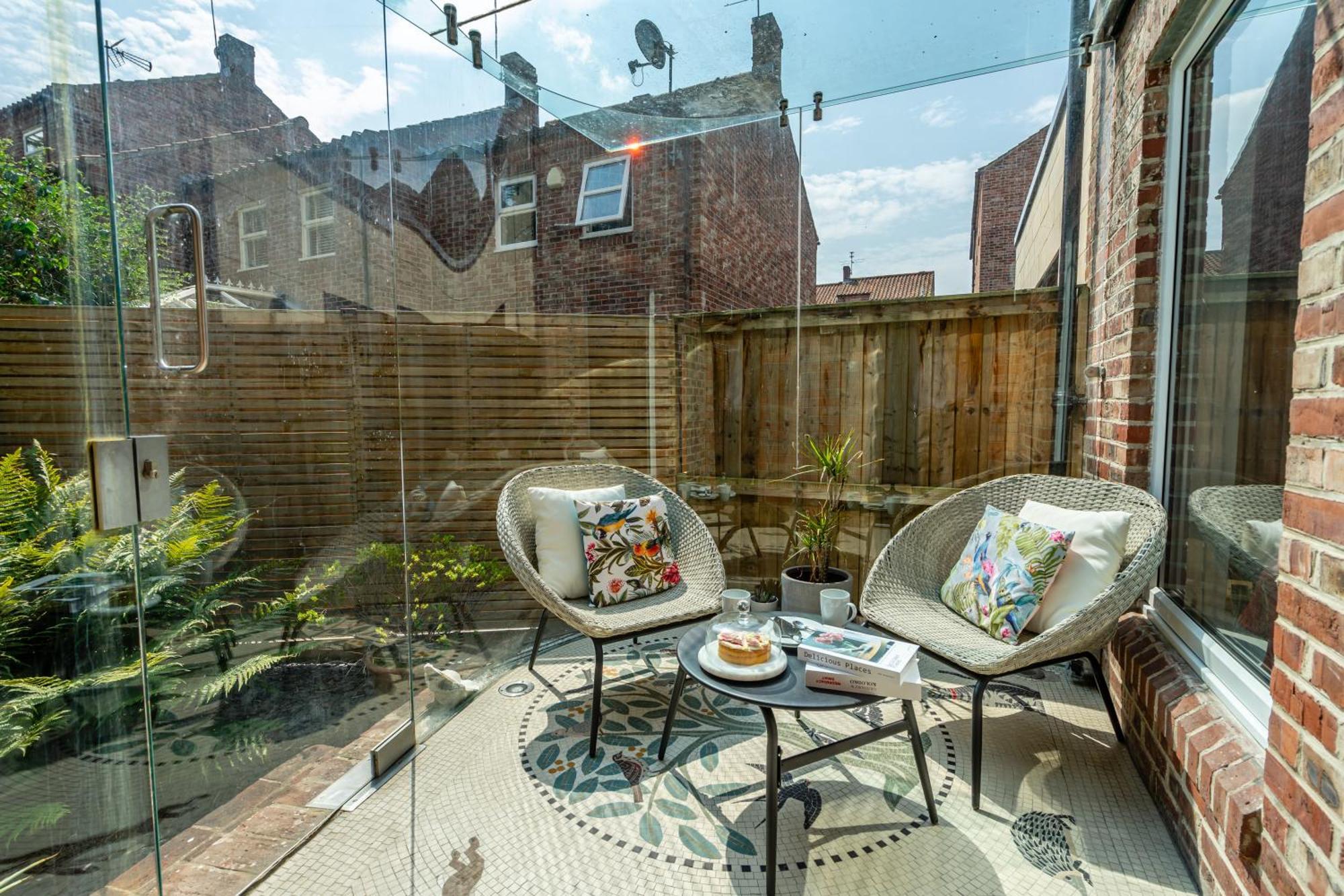 Villa 16 Hunt Court York Exterior foto